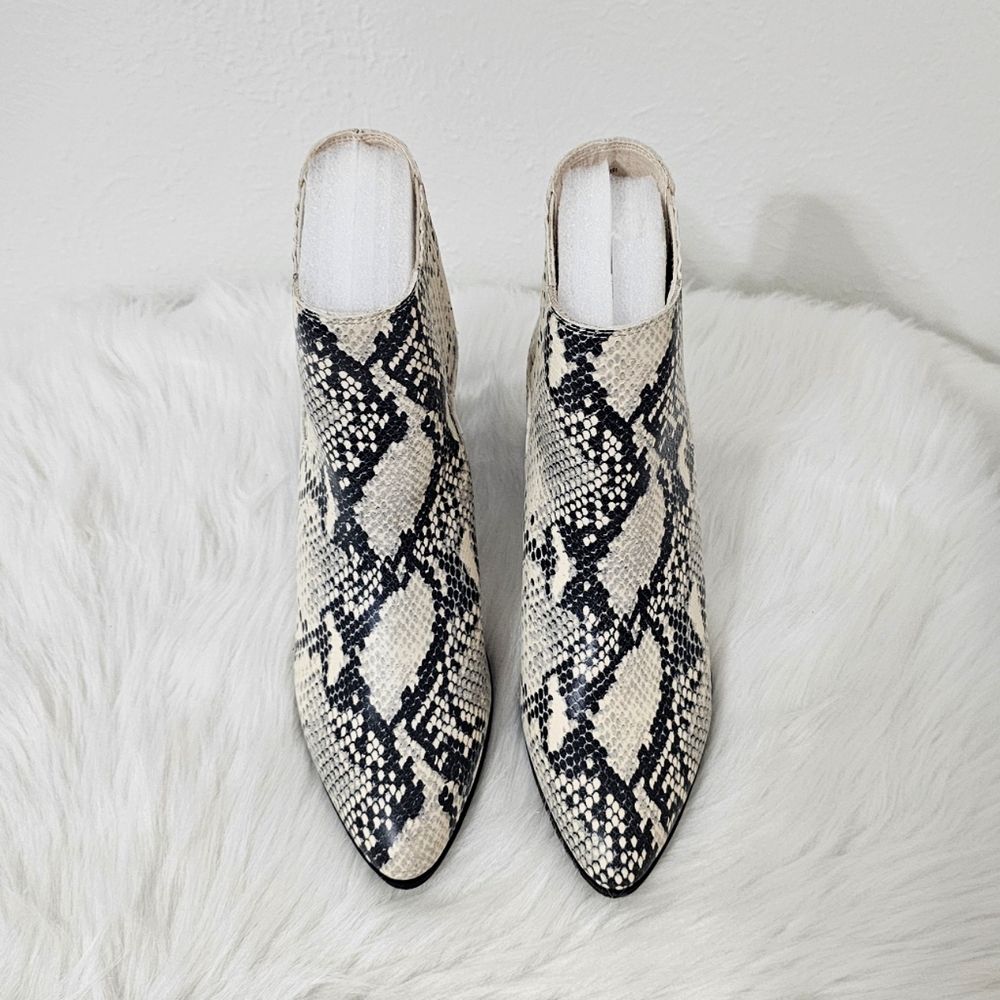 Steve Madden Jain Snakeskin Booties. Never worn